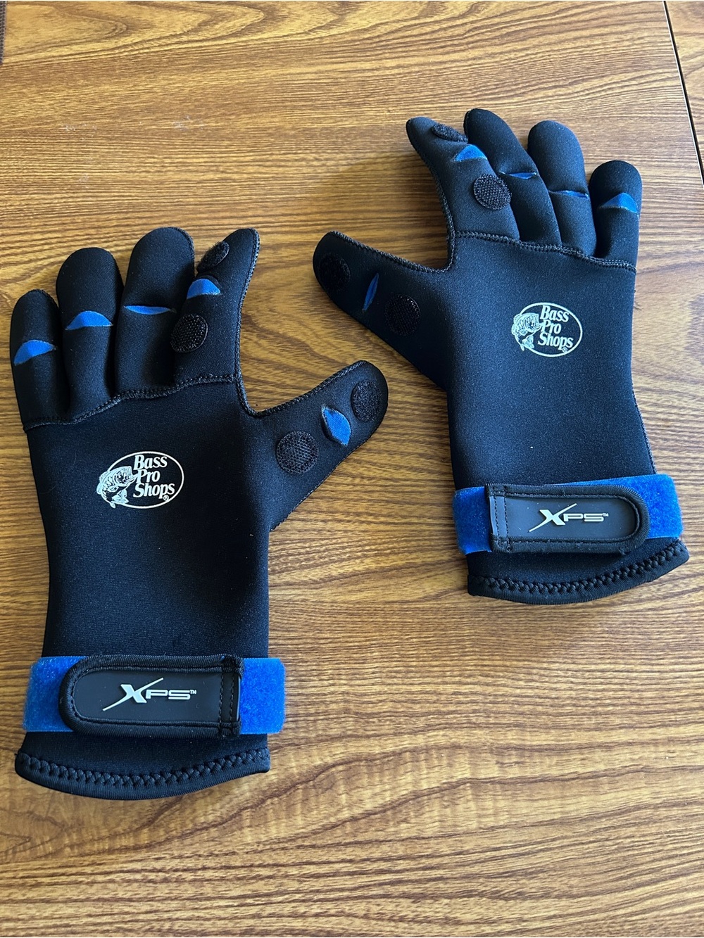 Bass Pro Shops Neoprene Gloves with XPS Straps